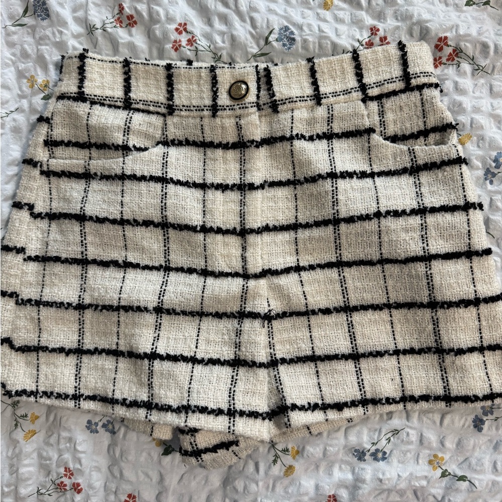 Zara High Waist Checkered Shorts in Cream and Black